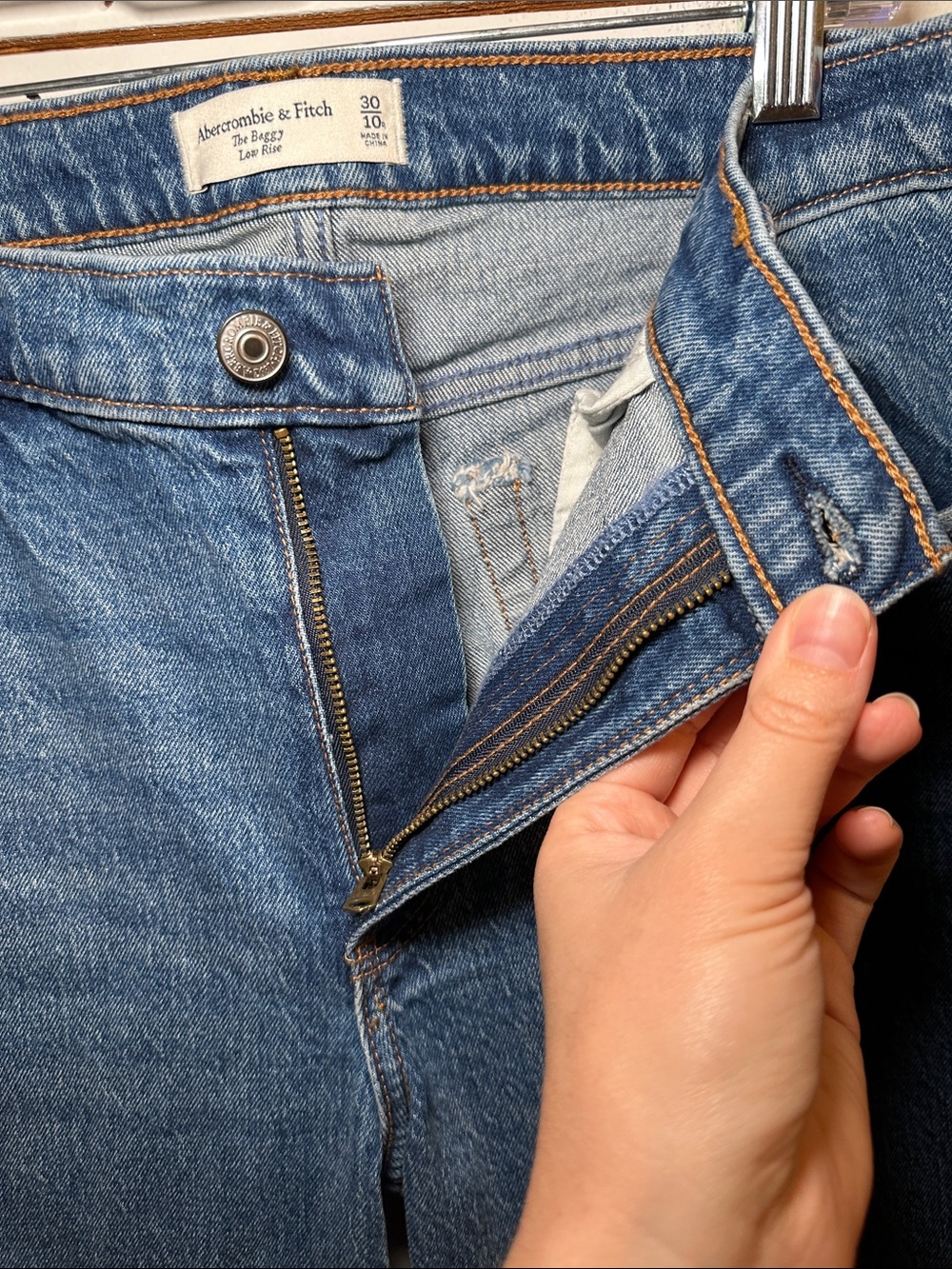 Abercrombie & Fitch The Baggy Low Rise Jeans 30 - Picture 6 of 9